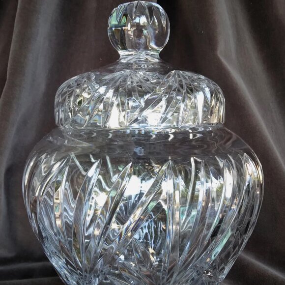 Vintage Deep Cut Heavy Clear Crystal Glass Lidded Temple/Ginger Jar - Picture 10 of 11